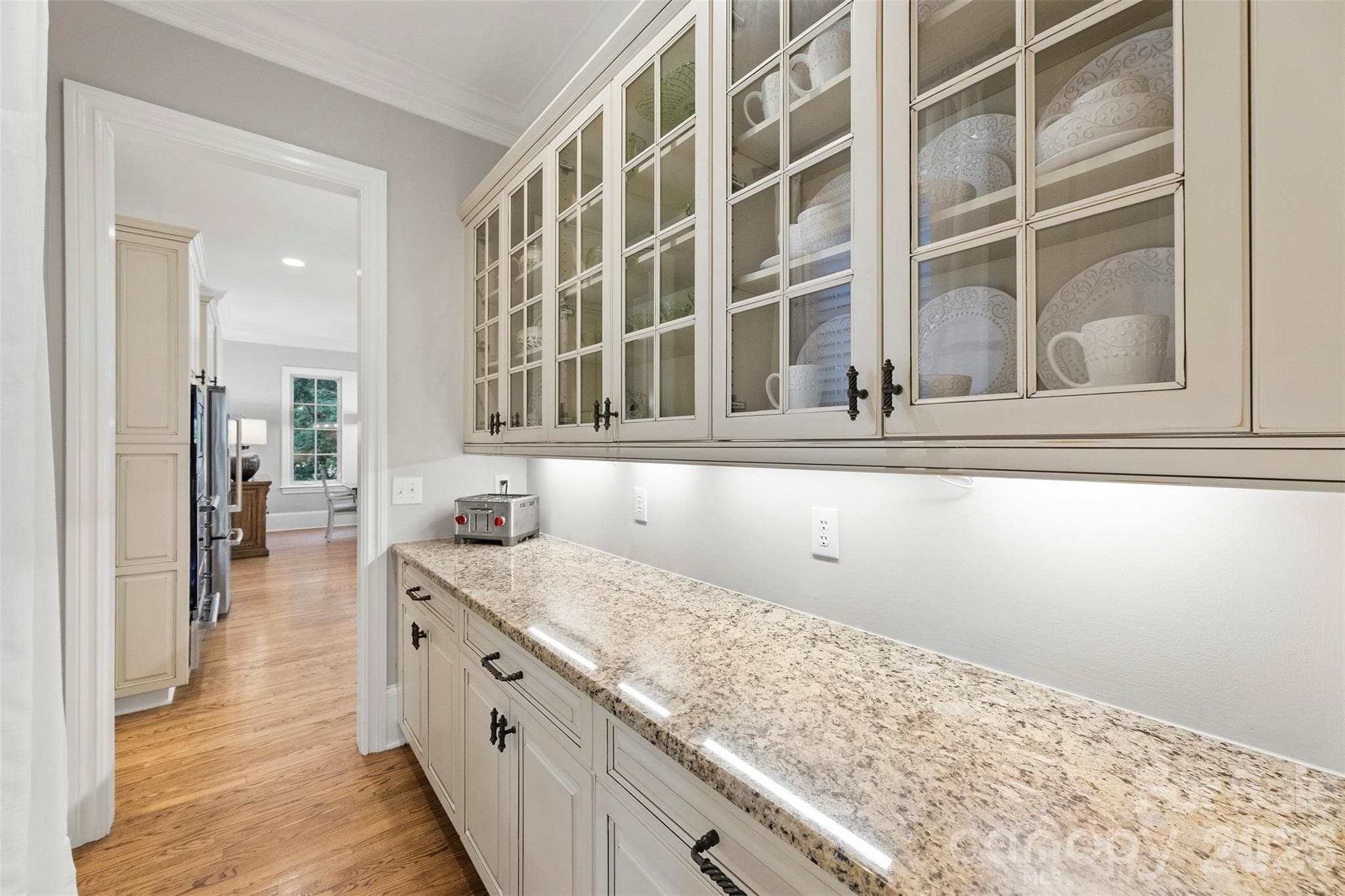 Butler's Pantry - 208 Tinkham Trail, Cramerton