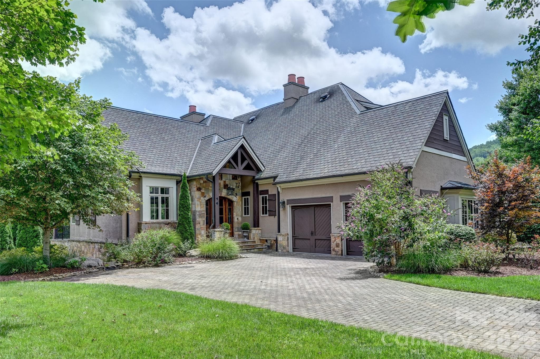 14 Foxbridge Way