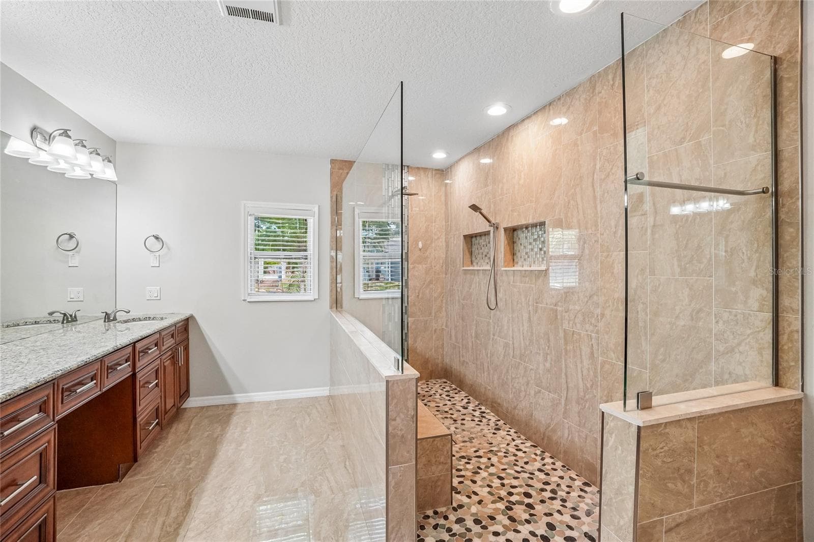 Single Family Residence at 5609 EXECUTIVE DR, NEW PORT RICHEY, photo 9 of 63