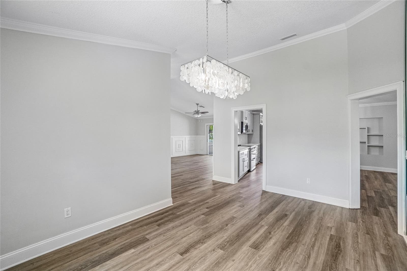 Single Family Residence at 5609 EXECUTIVE DR, NEW PORT RICHEY, photo 10 of 63