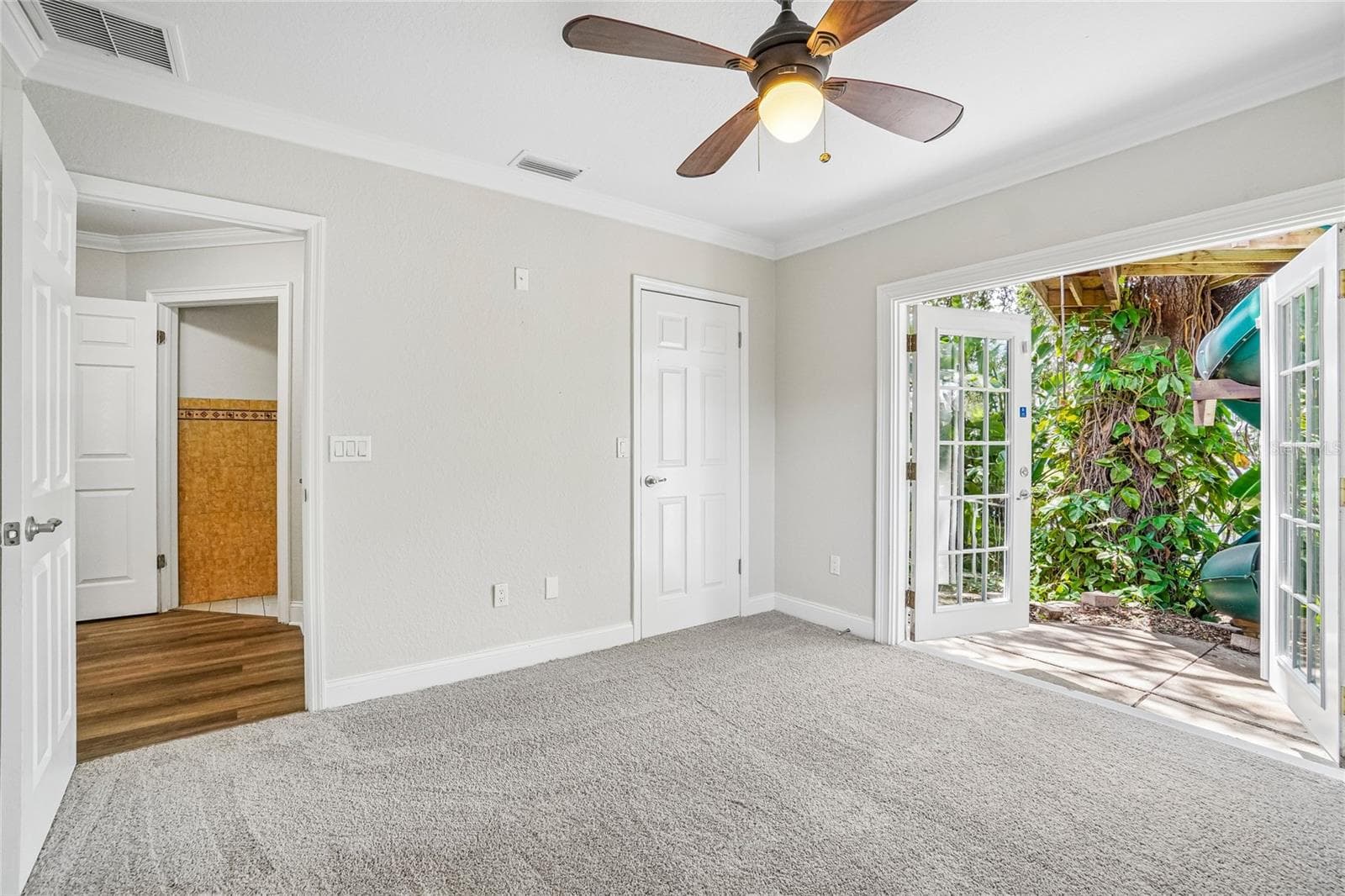 Single Family Residence at 5609 EXECUTIVE DR, NEW PORT RICHEY, photo 12 of 63