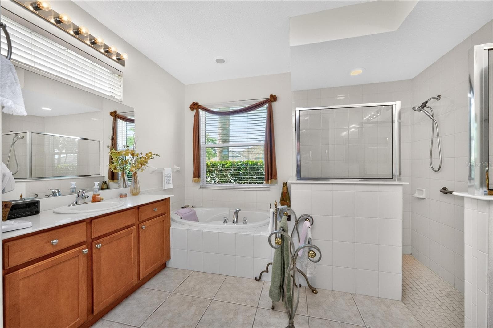 Single Family Residence at 24416 LAKEVIEW PL, PORT CHARLOTTE, photo 21 of 54