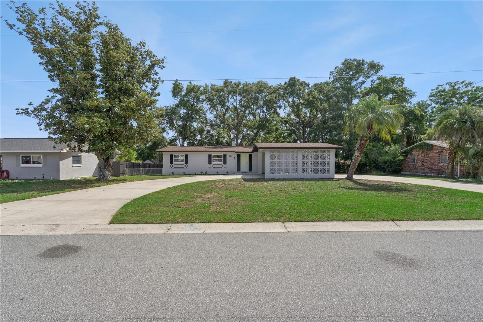 Single Family Residence at 1310 LEE CT, LEESBURG, photo 2 of 37