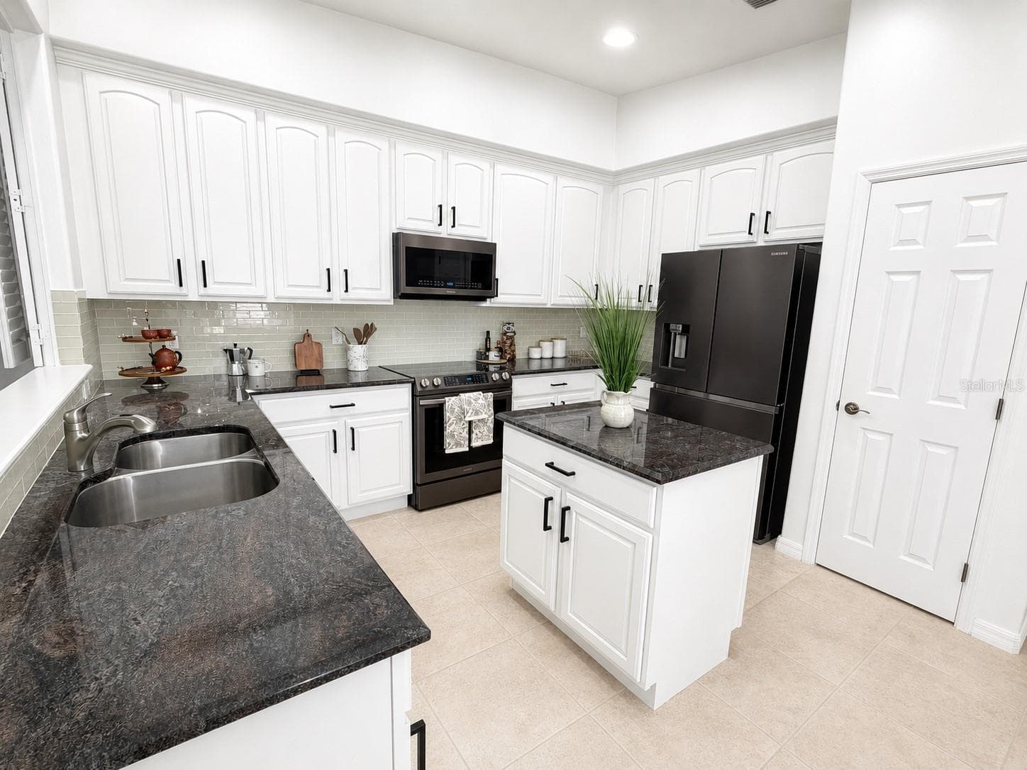 Condominium at 8766 THE ESPLANADE #23, ORLANDO, photo 8 of 47