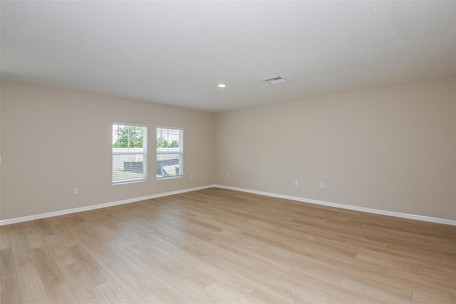 Single Family Residence at 9110 BELLEVIEW FOREST PASS, DADE CITY, photo 12 of 32