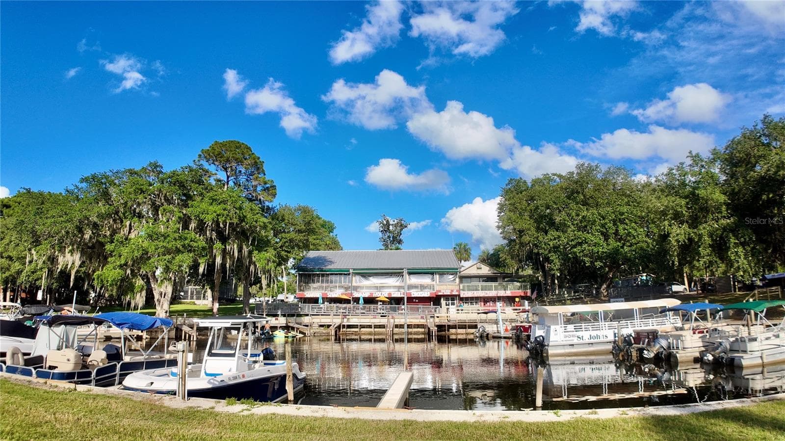 Swamp House Riverfront Bar & Grill - 623 LAZIO CIR, DEBARY