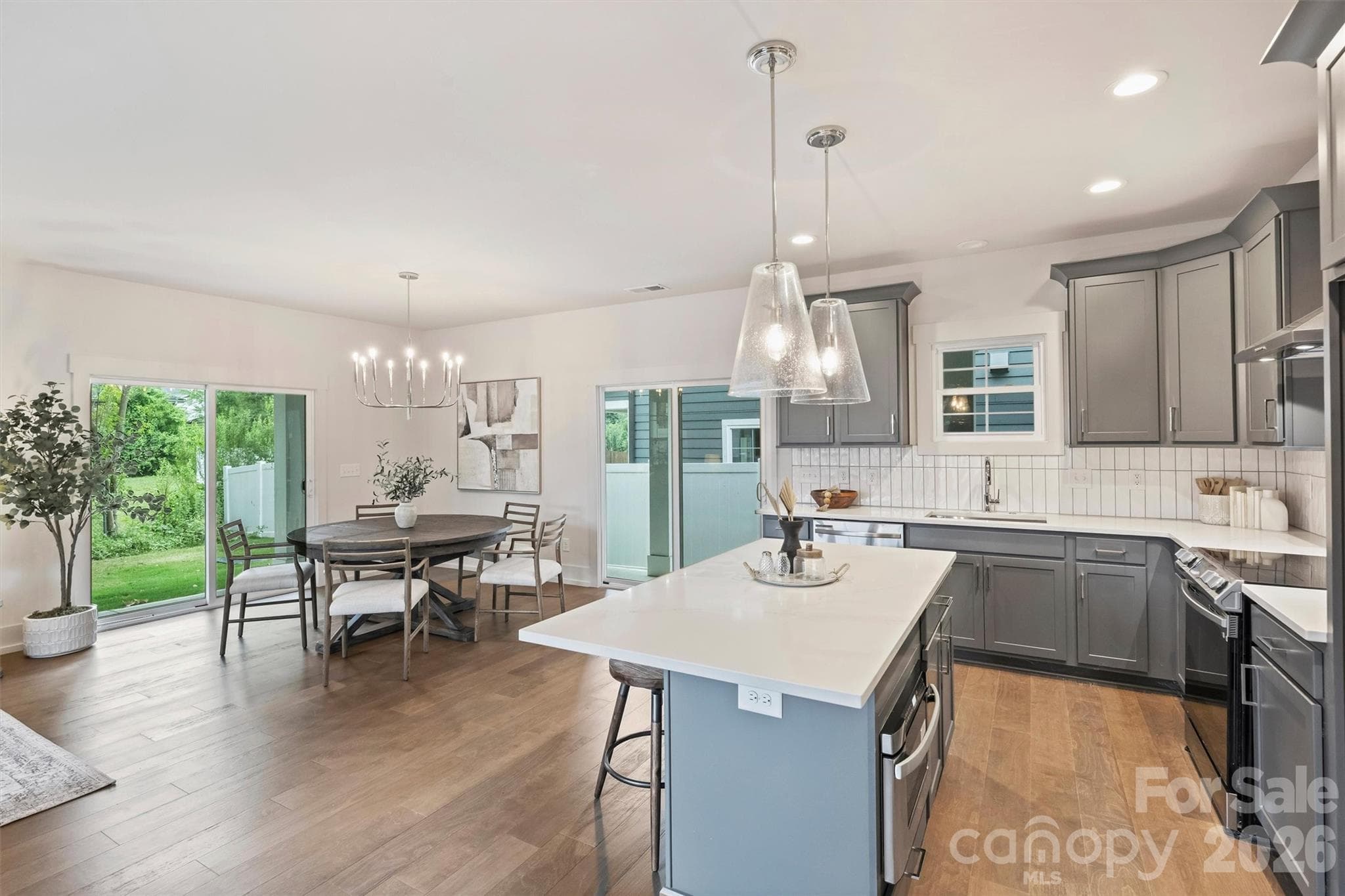 Single Family Residence at 201 Coxe Avenue, Charlotte, photo 6 of 18