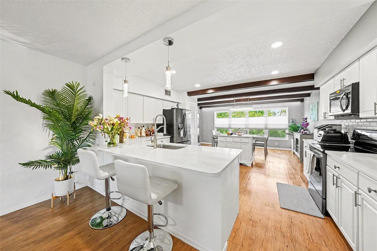 Kitchen Peninsula - 2284 PHILIPPINE DR #69, CLEARWATER