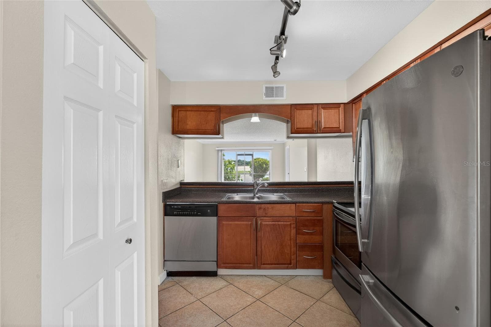 Condominium at 10125 SAILWINDS BLVD N #104, LARGO, photo 9 of 65