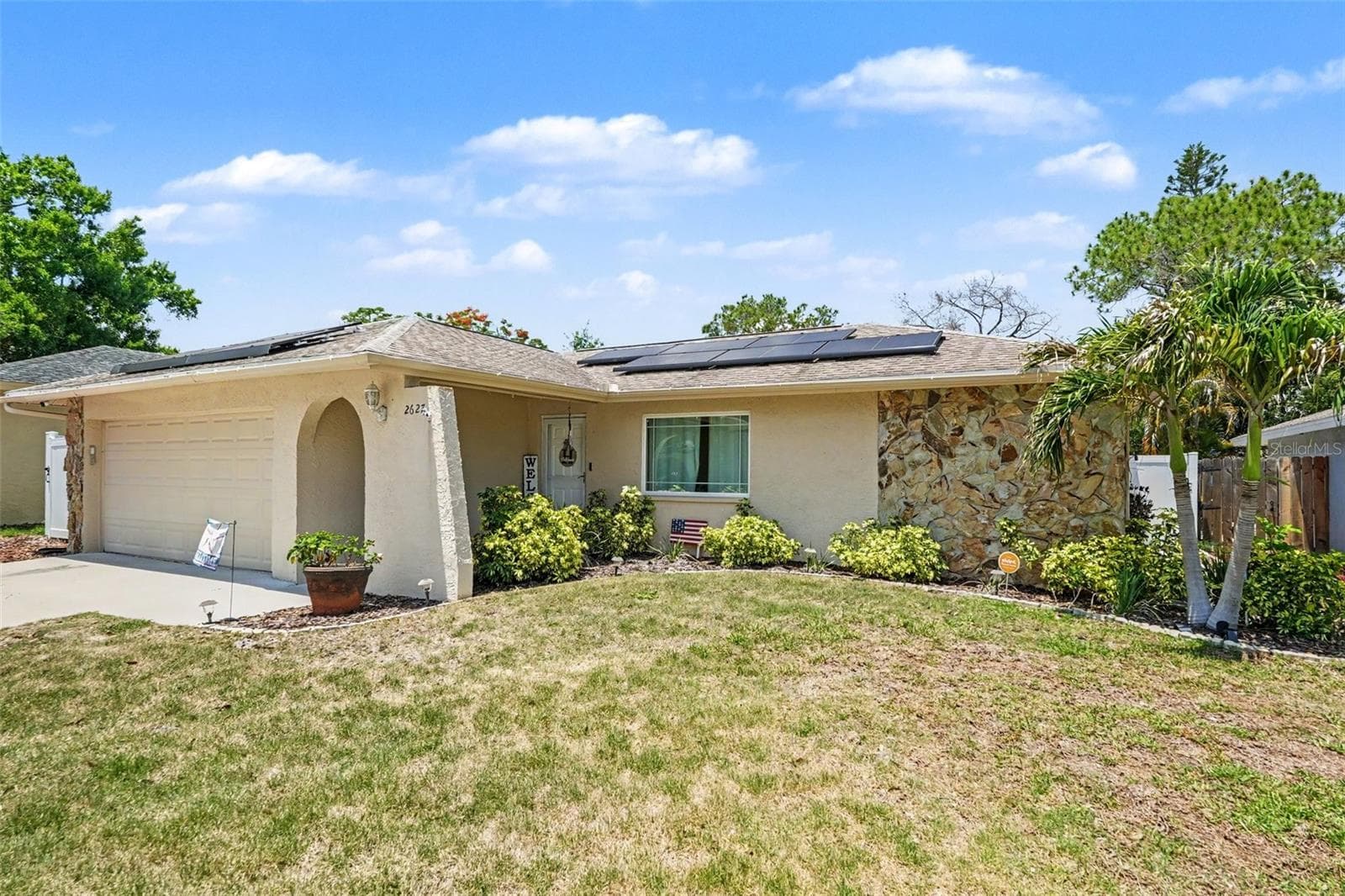 2627 SURREY DR