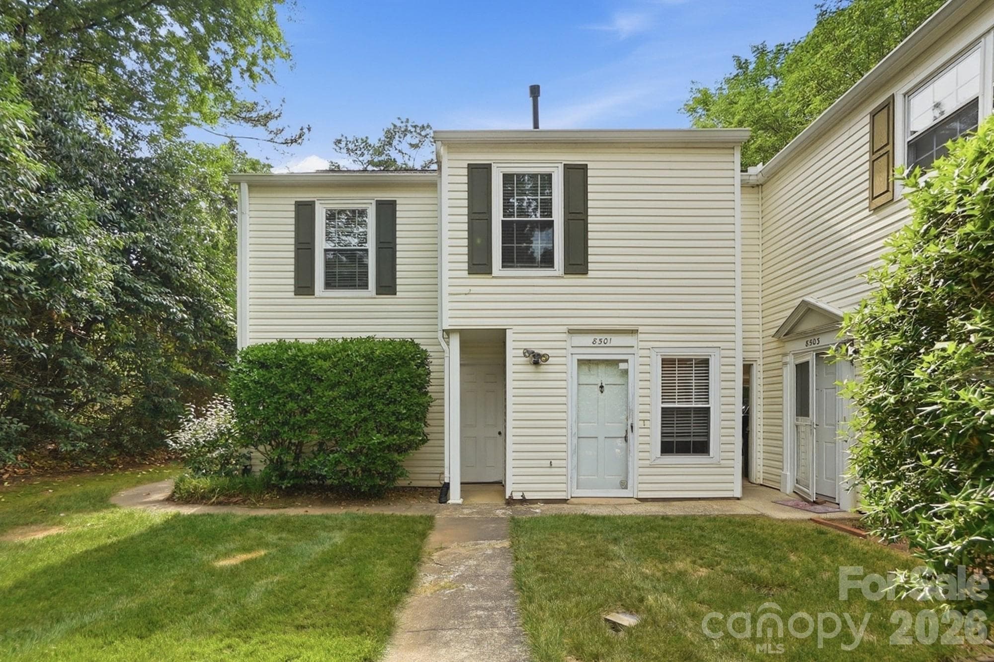 Condominium at 8501 Pine Thicket Court, Charlotte, photo 2 of 32