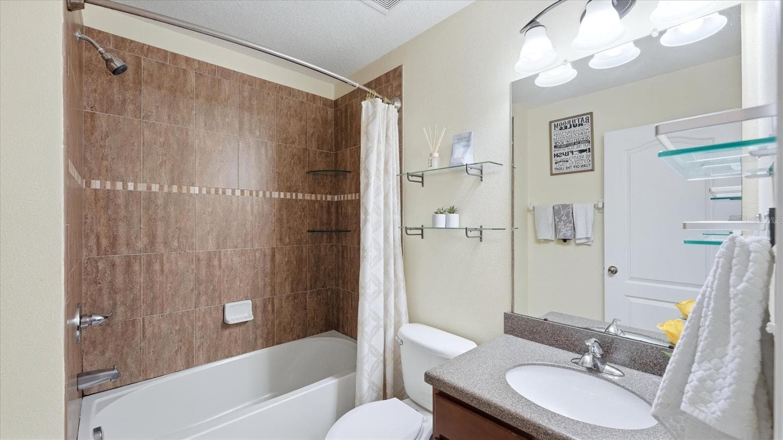Main bath - 5666 AARON CT, SARASOTA
