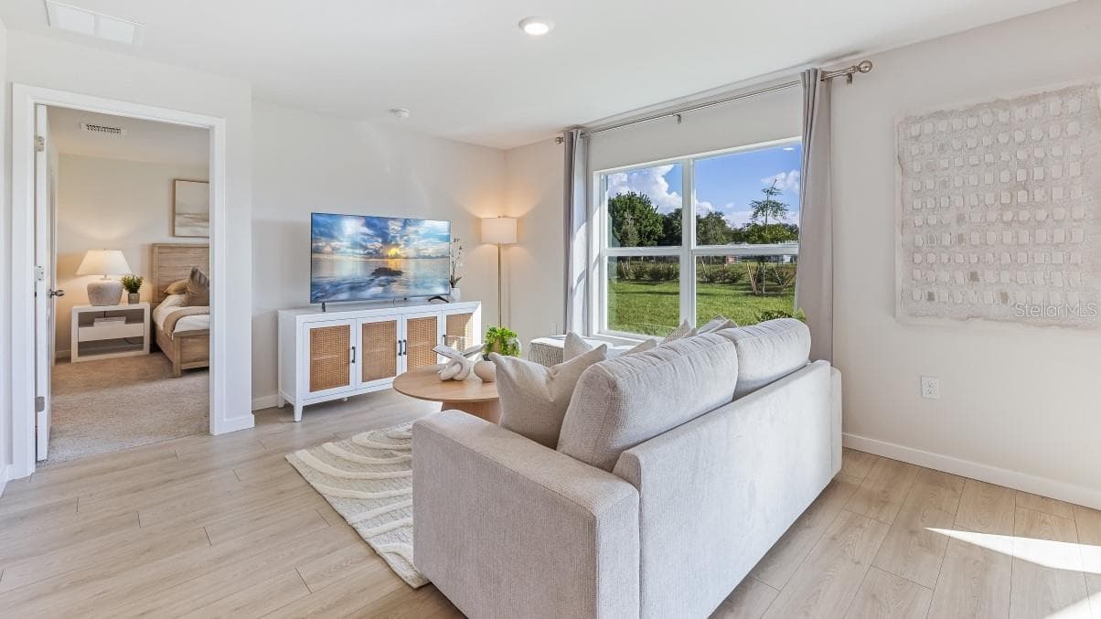 MODEL HOME - 5191 SCHUBERT TRL, NORTH PORT