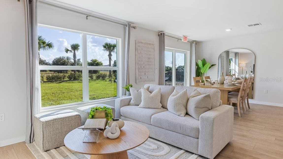 MODEL HOME - 5191 SCHUBERT TRL, NORTH PORT