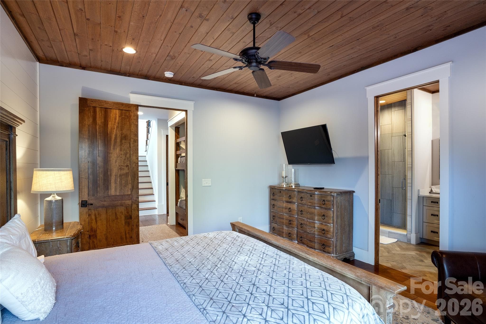 Main Level Bedroom - Nebo