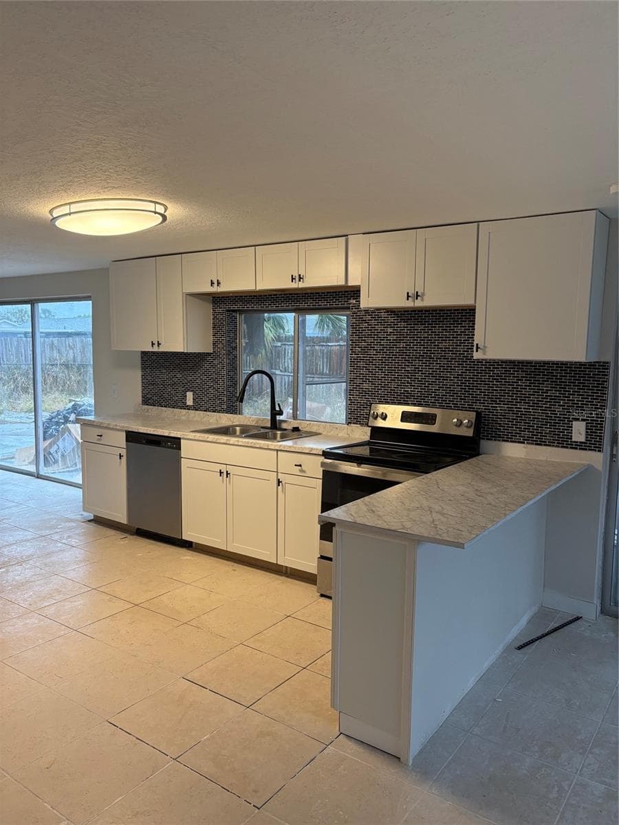 Single Family Residence at 6301 SEABREEZE DR, PORT RICHEY, photo 15 of 32