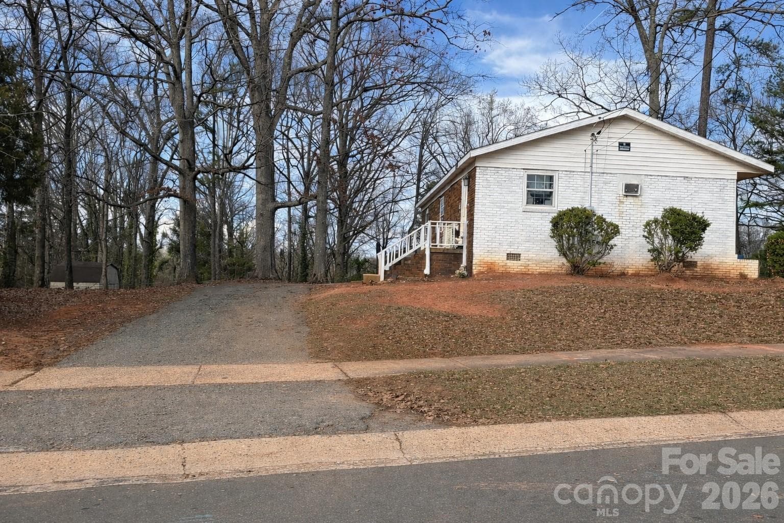 Single Family Residence at 6836 Deanwood Place, Charlotte, photo 2 of 7