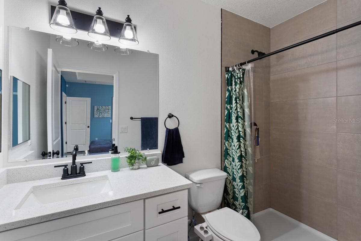 En-Suite Bath - 1967 VIRGINIA AVE, EUSTIS