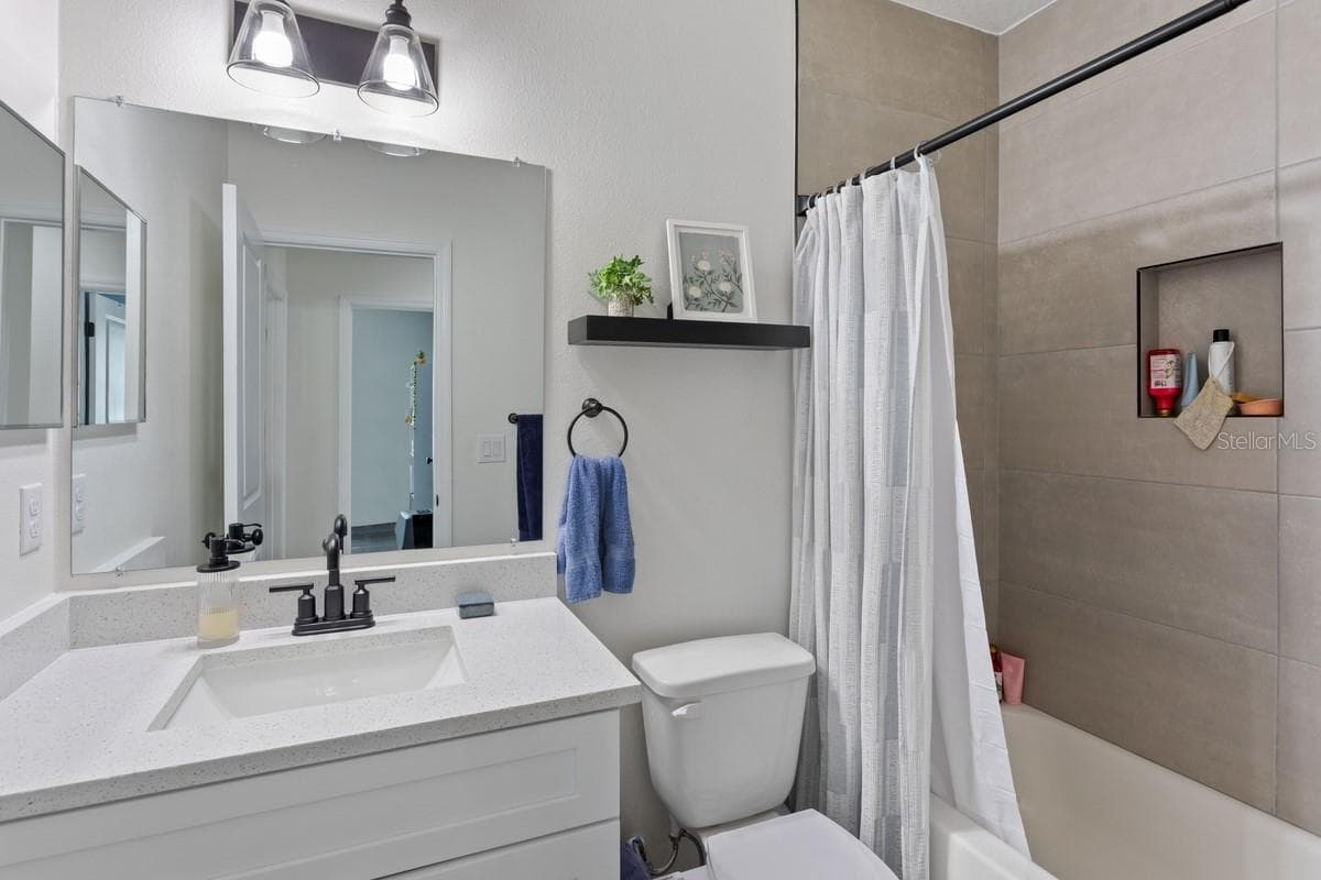 Guest Bath - 1967 VIRGINIA AVE, EUSTIS