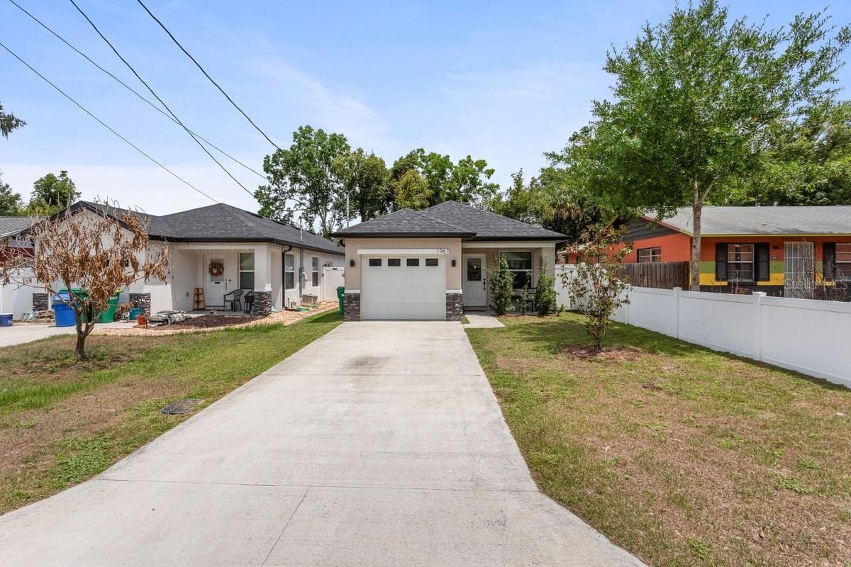Front - 1967 VIRGINIA AVE, EUSTIS