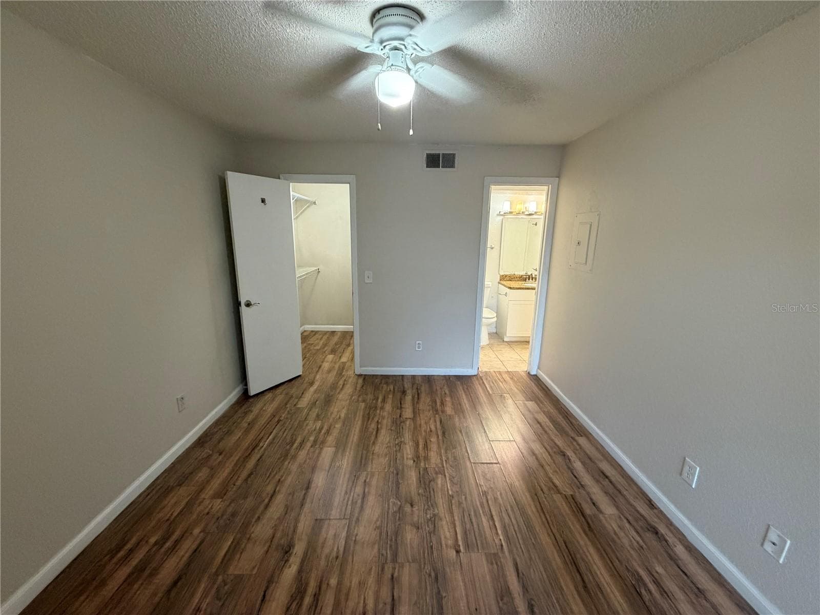 Condominium at 5128 CONROY RD #25, ORLANDO, photo 11 of 24