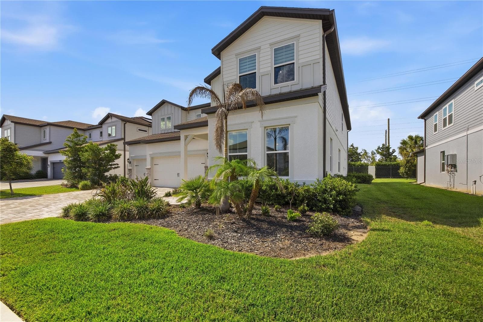 Single Family Residence at 13816 SHARP HAWK DR, RIVERVIEW, photo 2 of 76