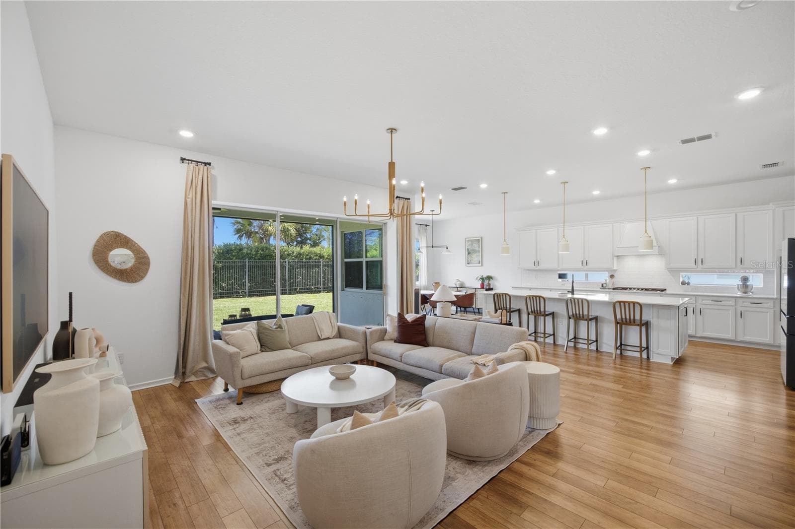 Single Family Residence at 13816 SHARP HAWK DR, RIVERVIEW, photo 10 of 76