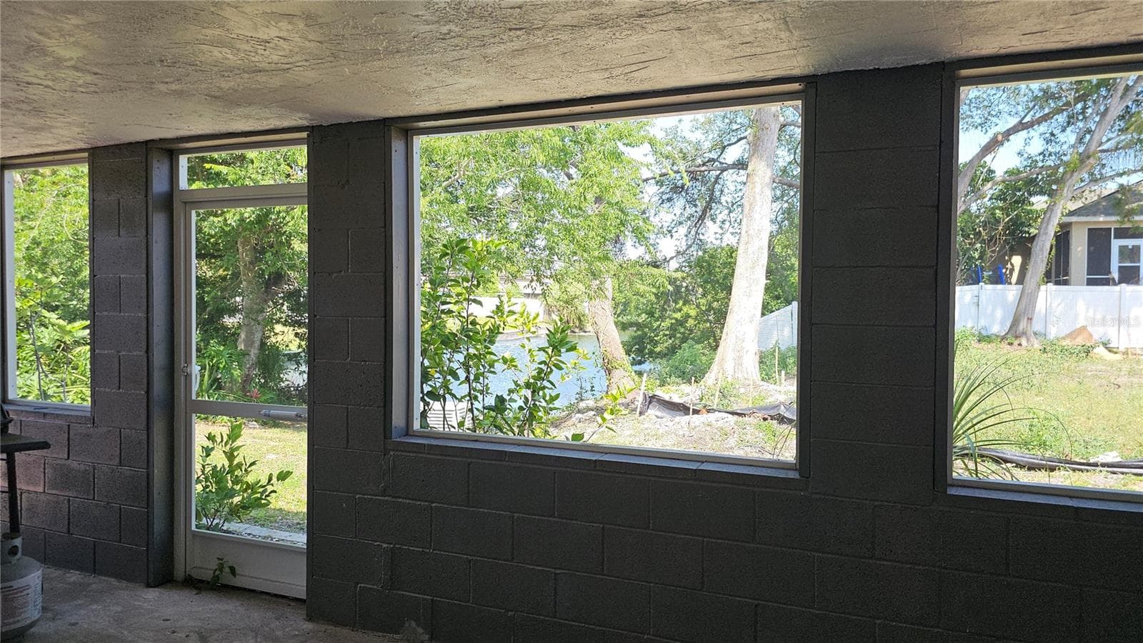 Single Family Residence at 3442 OVERLAND DR, HOLIDAY, photo 39 of 94