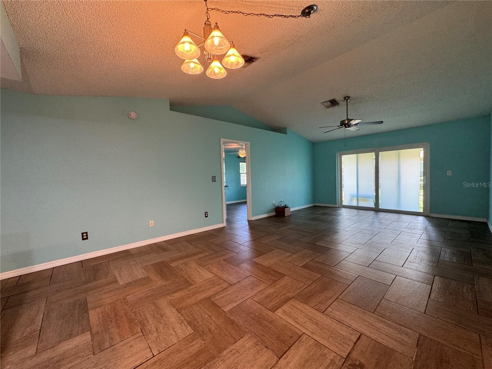 Living Room - 10853 43RD ST N #1201, CLEARWATER