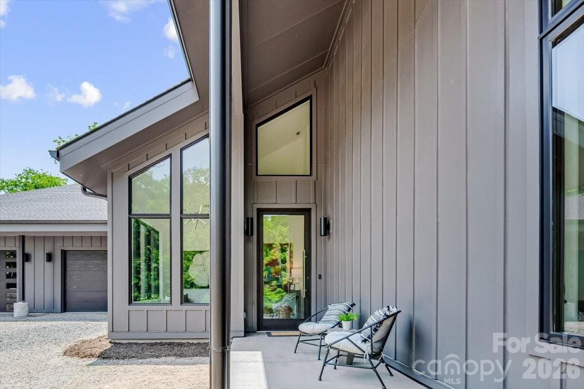 Covered front porch entry - Charlotte