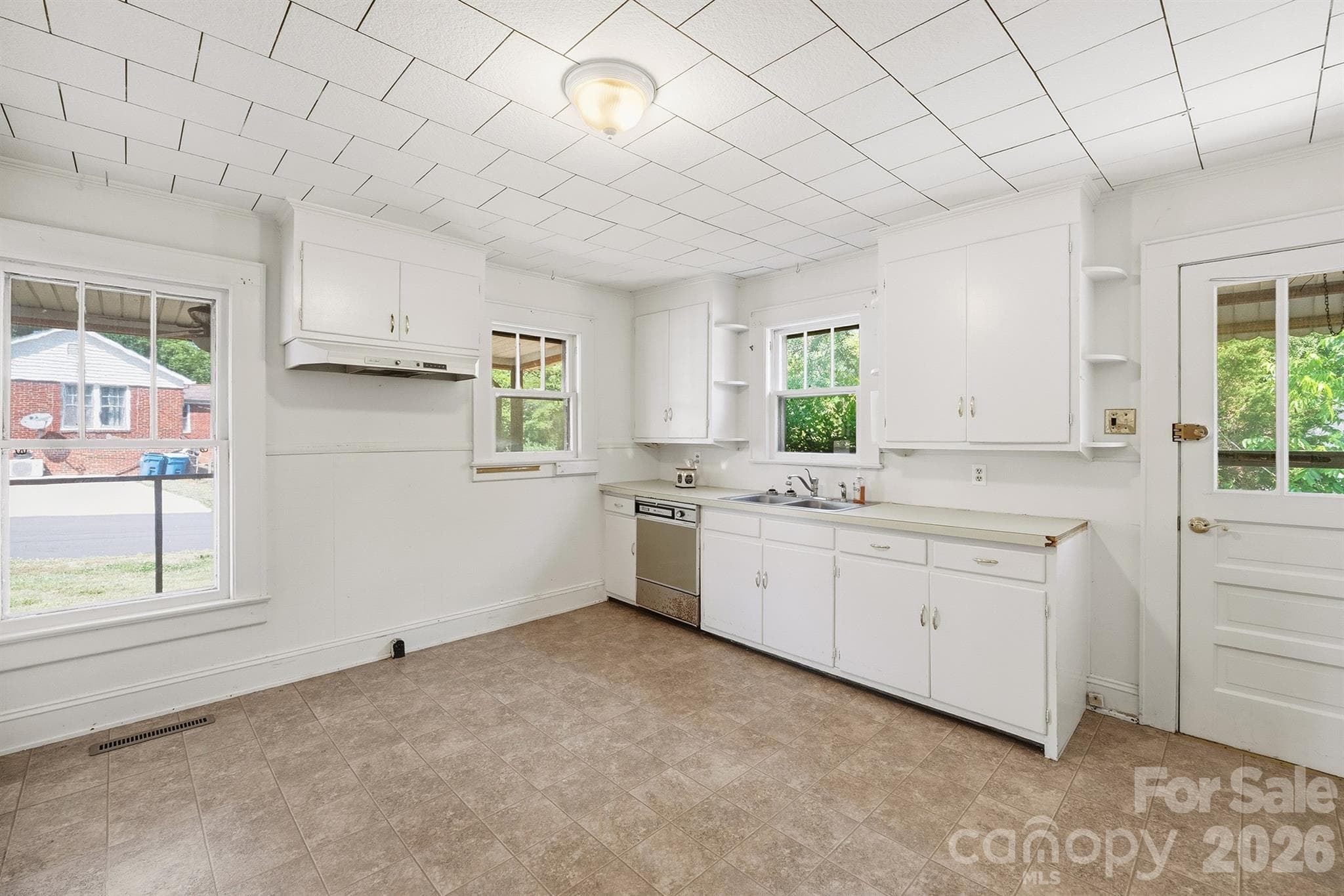 Single Family Residence at 2308 11th Avenue NE, Hickory, photo 18 of 24