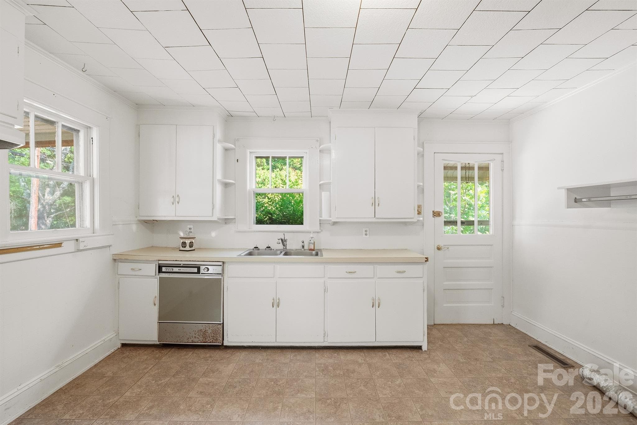 Single Family Residence at 2308 11th Avenue NE, Hickory, photo 21 of 24