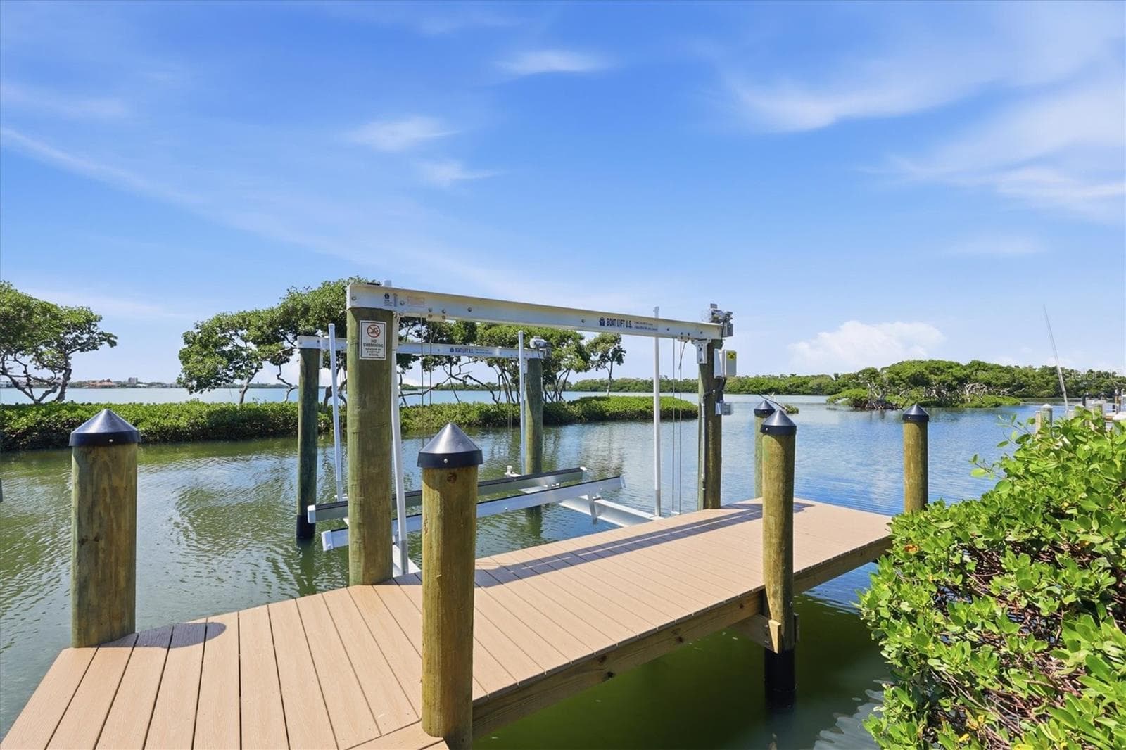 New dock and boatlift - 3606 FAIR OAKS PL, LONGBOAT KEY