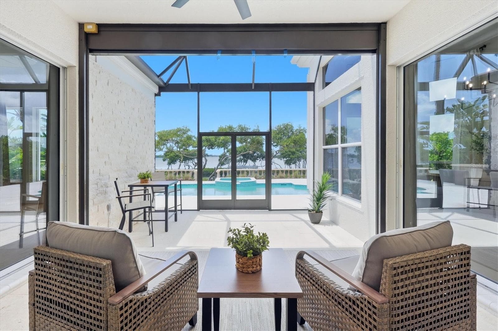 Screened Lanai with Water Views - 3606 FAIR OAKS PL, LONGBOAT KEY