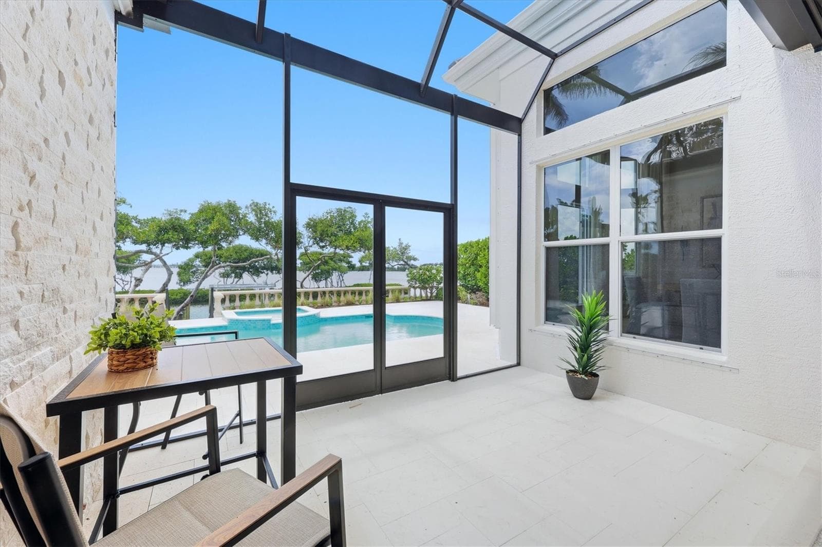 Screened Lanai - 3606 FAIR OAKS PL, LONGBOAT KEY