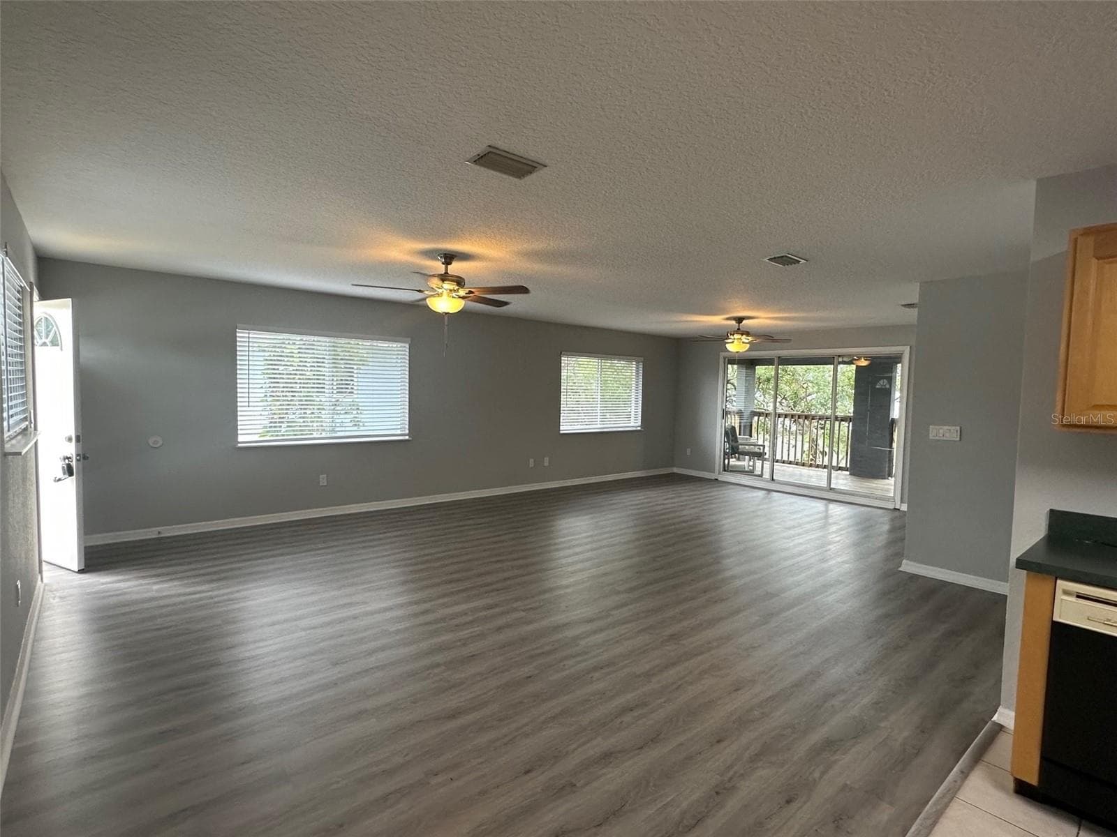 Open light floor plan - 601 E 2ND AVE, NEW SMYRNA BEACH