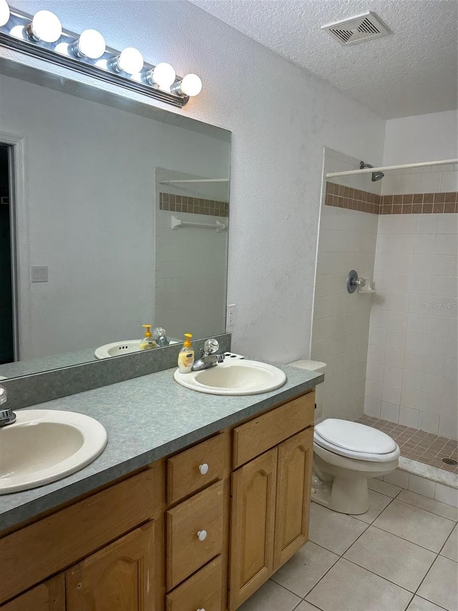 Bathroom w Shower - 601 E 2ND AVE, NEW SMYRNA BEACH