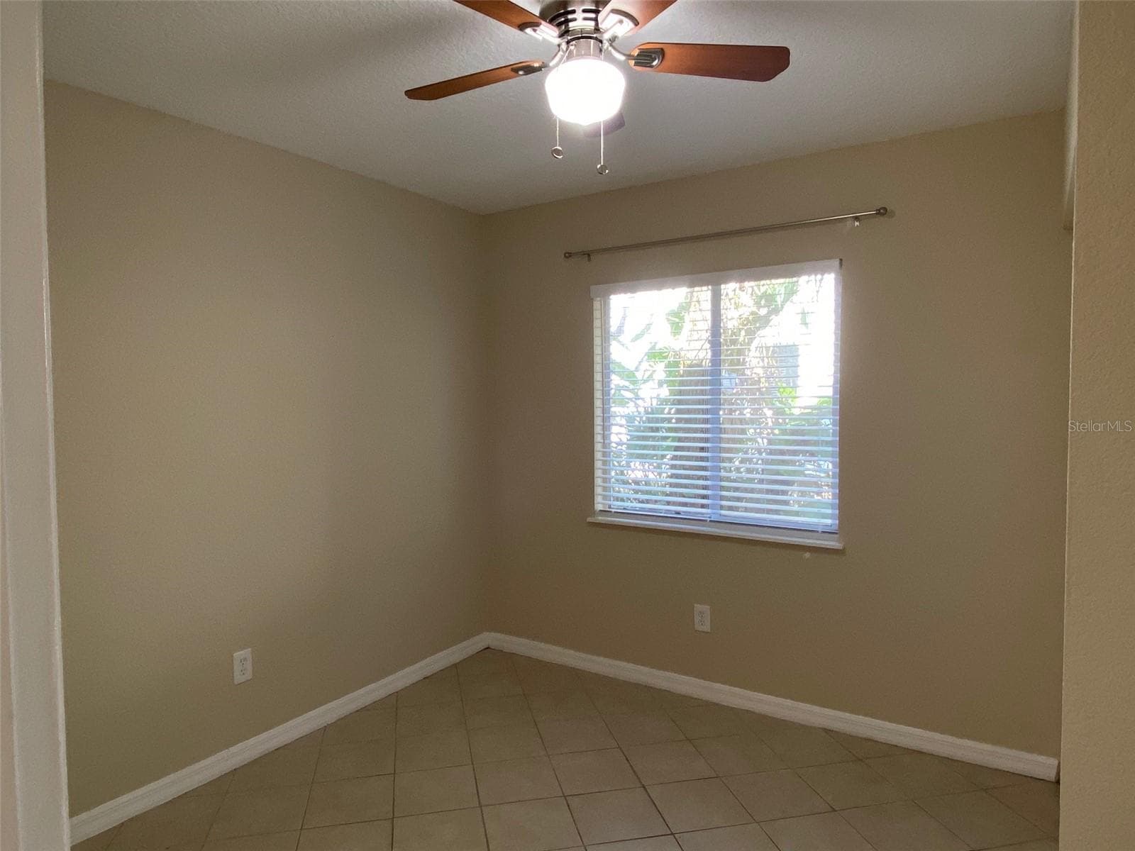 Spacious rooms - 601 E 2ND AVE, NEW SMYRNA BEACH