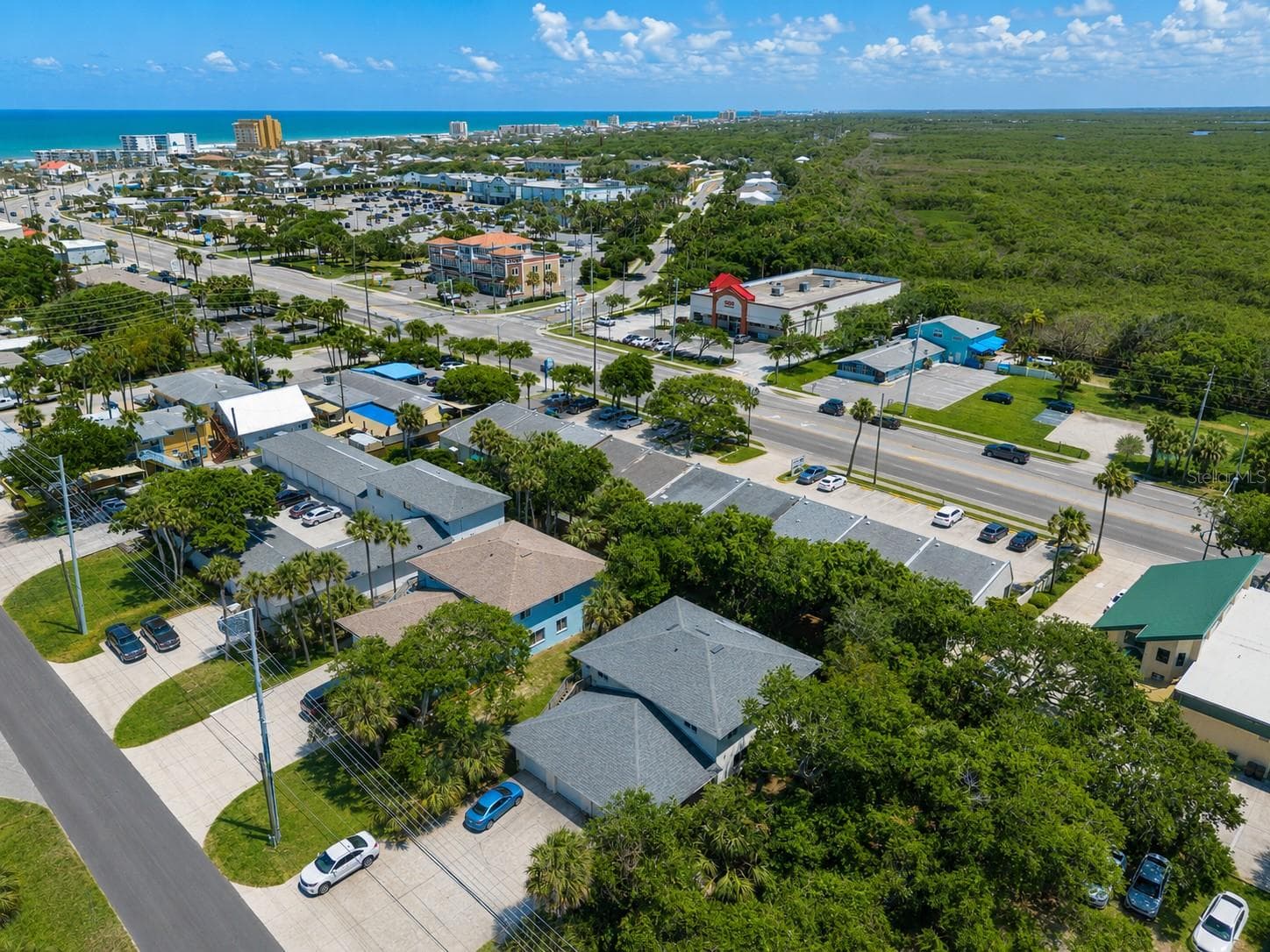 ample parking for all units - 601 E 2ND AVE, NEW SMYRNA BEACH