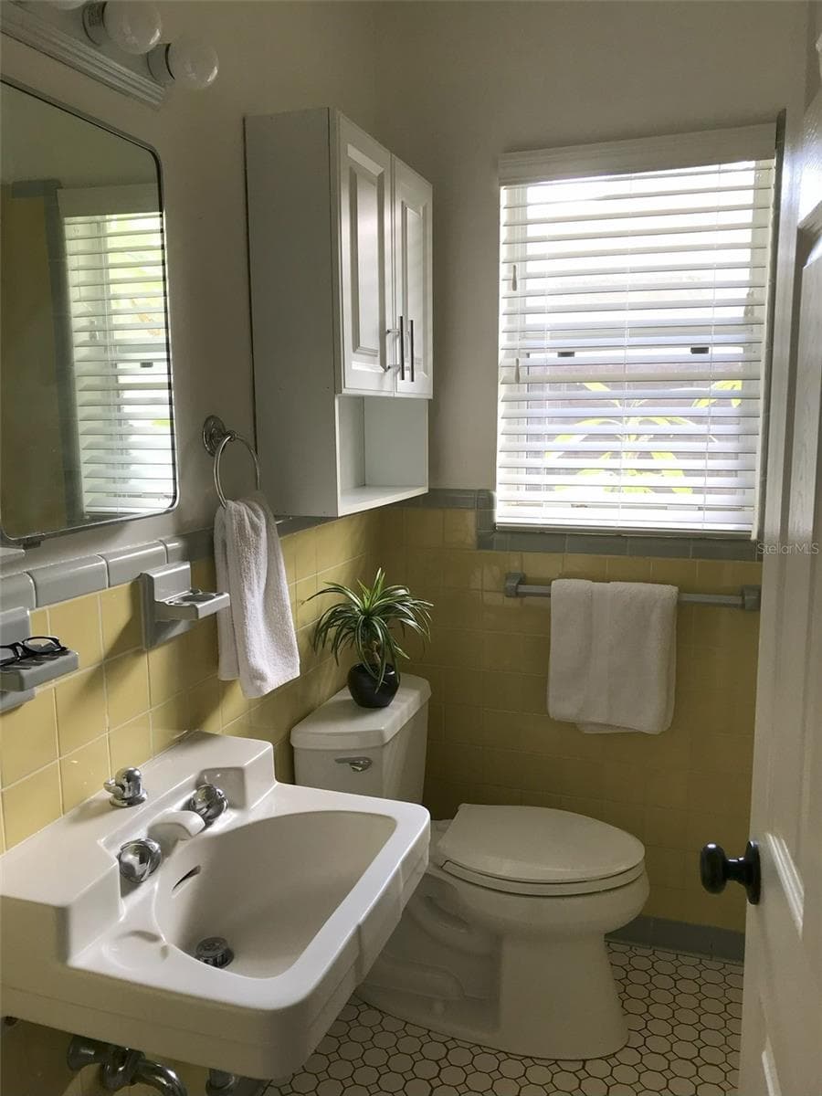 Single Family Residence at 2165 SUNNYSIDE LN, SARASOTA, photo 15 of 30