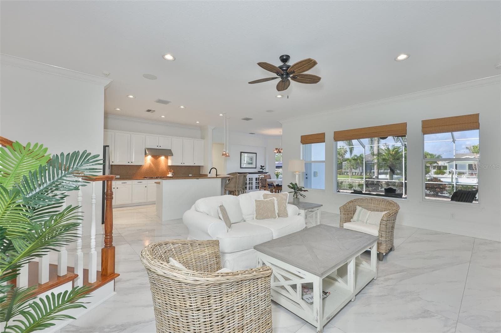 family room looking toward kitchen/backyard - 5318 LOON NEST CT, APOLLO BEACH