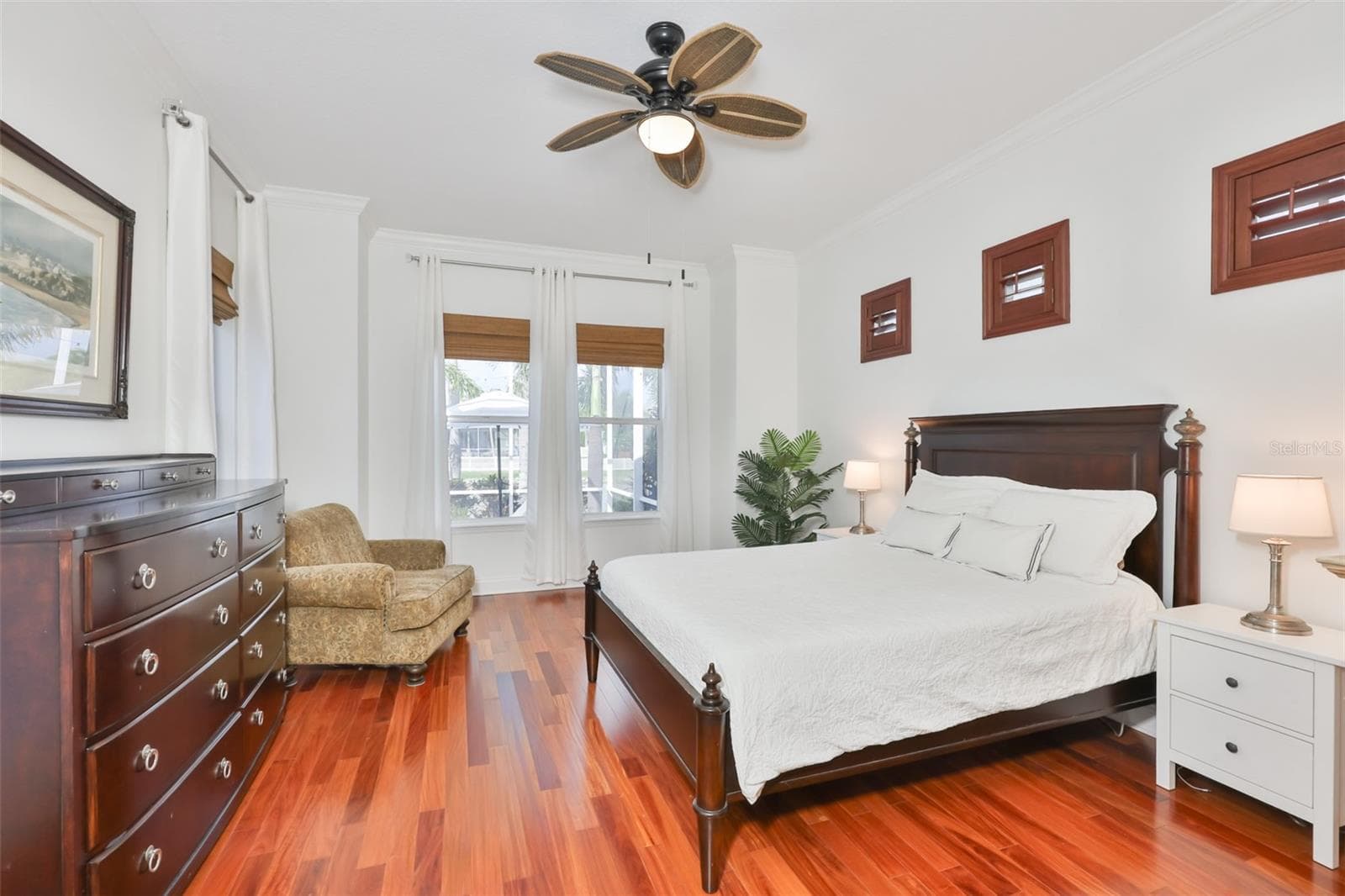 relaxing master bedroom - 5318 LOON NEST CT, APOLLO BEACH