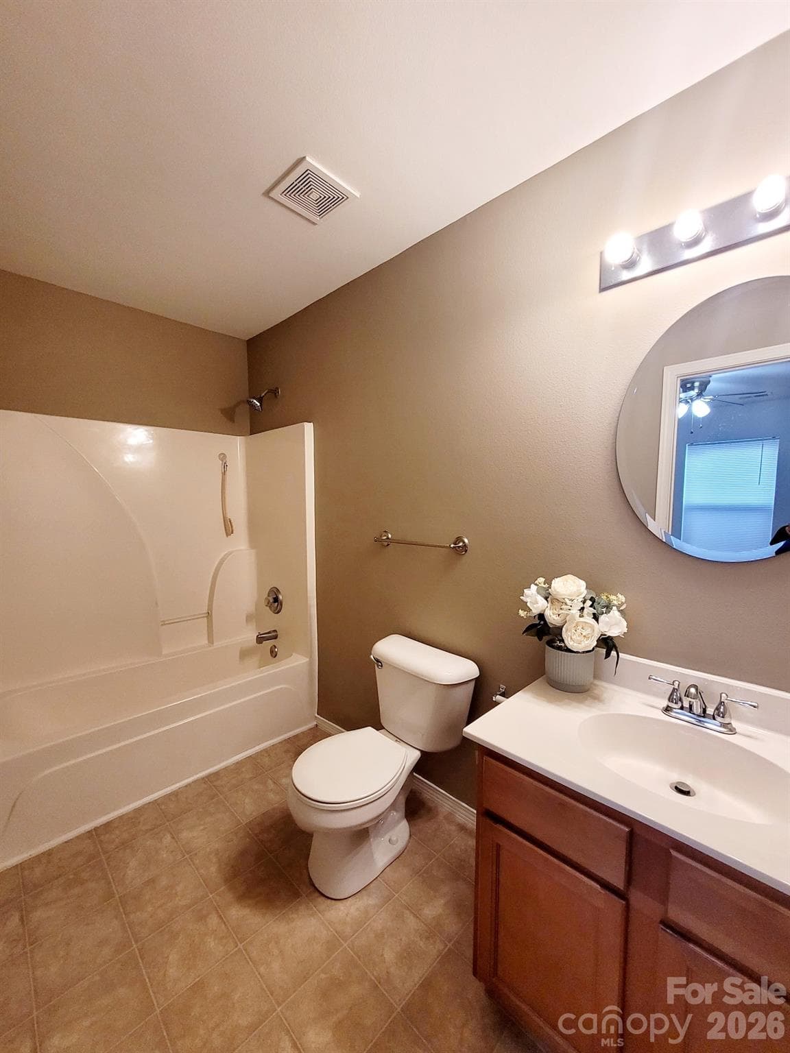 Single Family Residence at 2416 Buckleigh Drive, Charlotte, photo 14 of 20