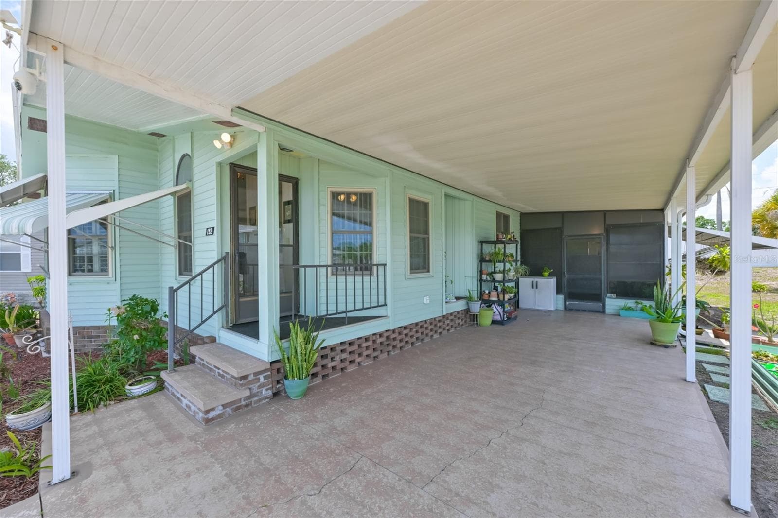 Manufactured Home at 192 S PORT ROYAL LN, APOLLO BEACH, photo 32 of 33