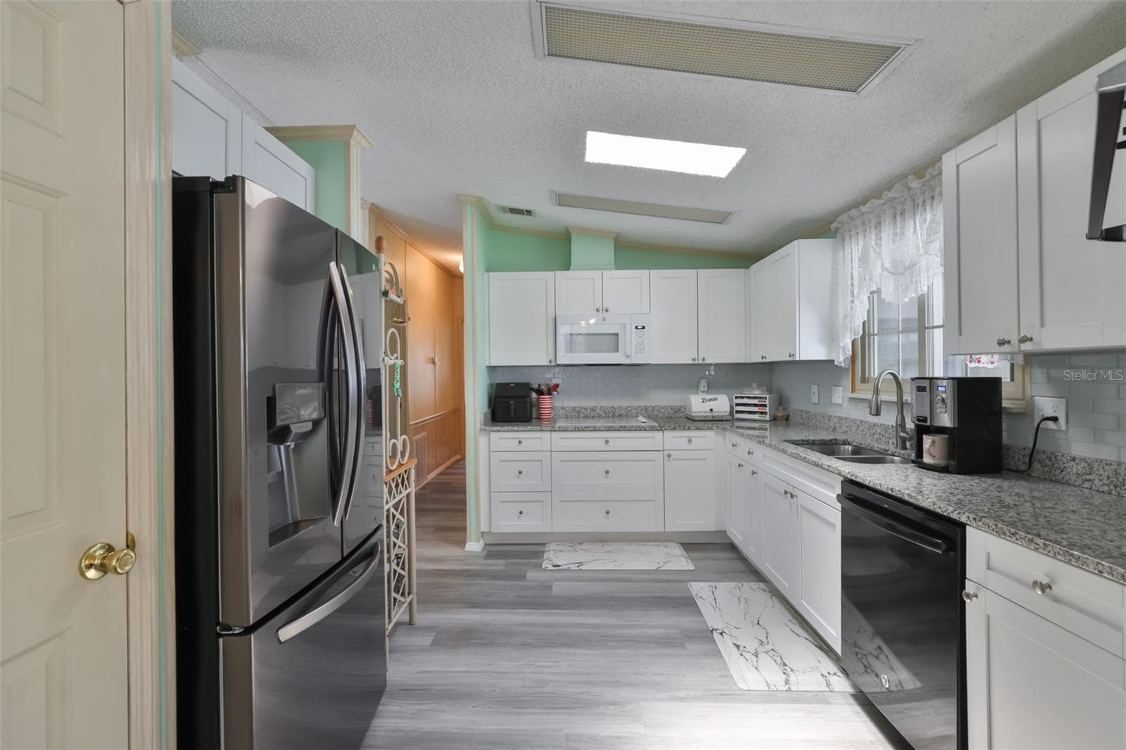 Remodeled Kitchen - 192 S PORT ROYAL LN, APOLLO BEACH