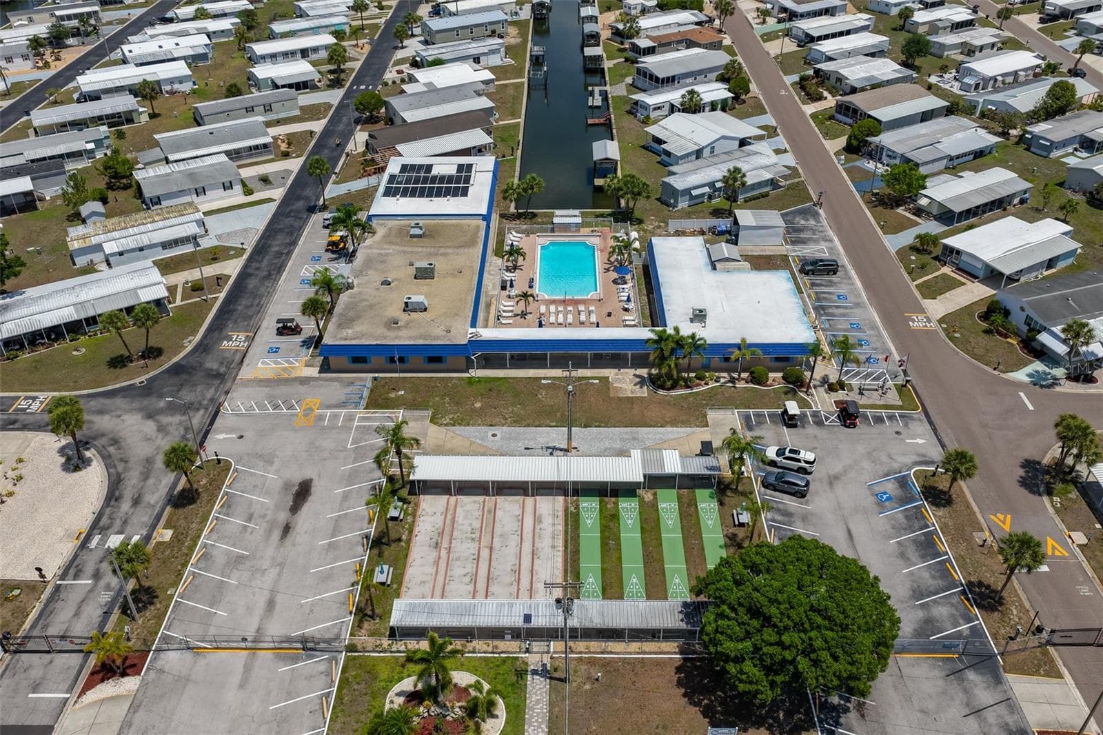 Manufactured Home at 192 S PORT ROYAL LN, APOLLO BEACH, photo 28 of 33