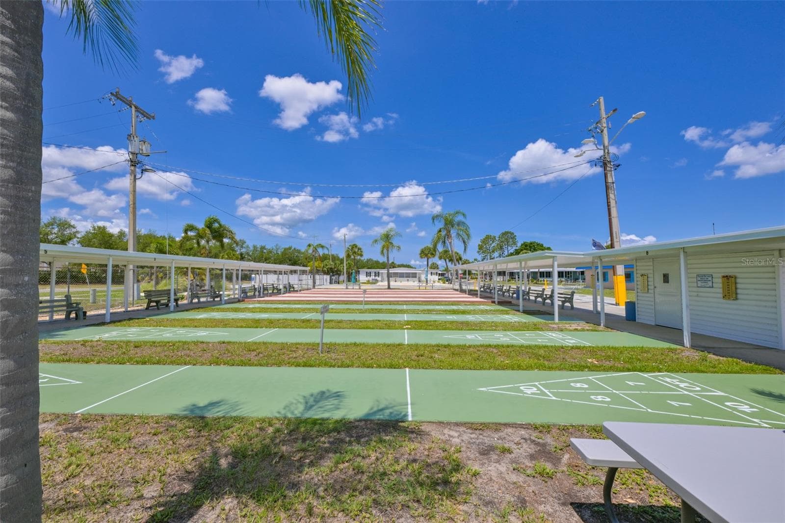 Manufactured Home at 192 S PORT ROYAL LN, APOLLO BEACH, photo 31 of 33