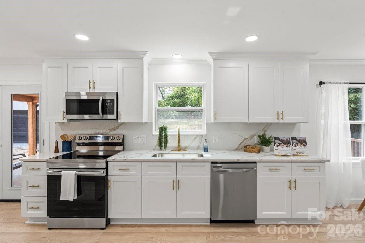 Single Family Residence at Charlotte, photo 7 of 48