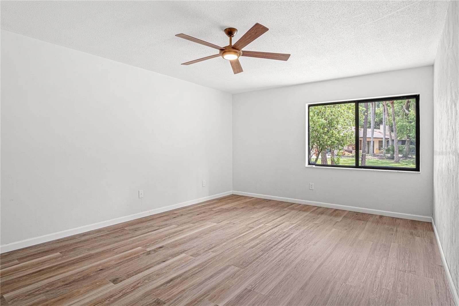 Single Family Residence at 138 FOX FIRE CIR, DAYTONA BEACH, photo 18 of 42