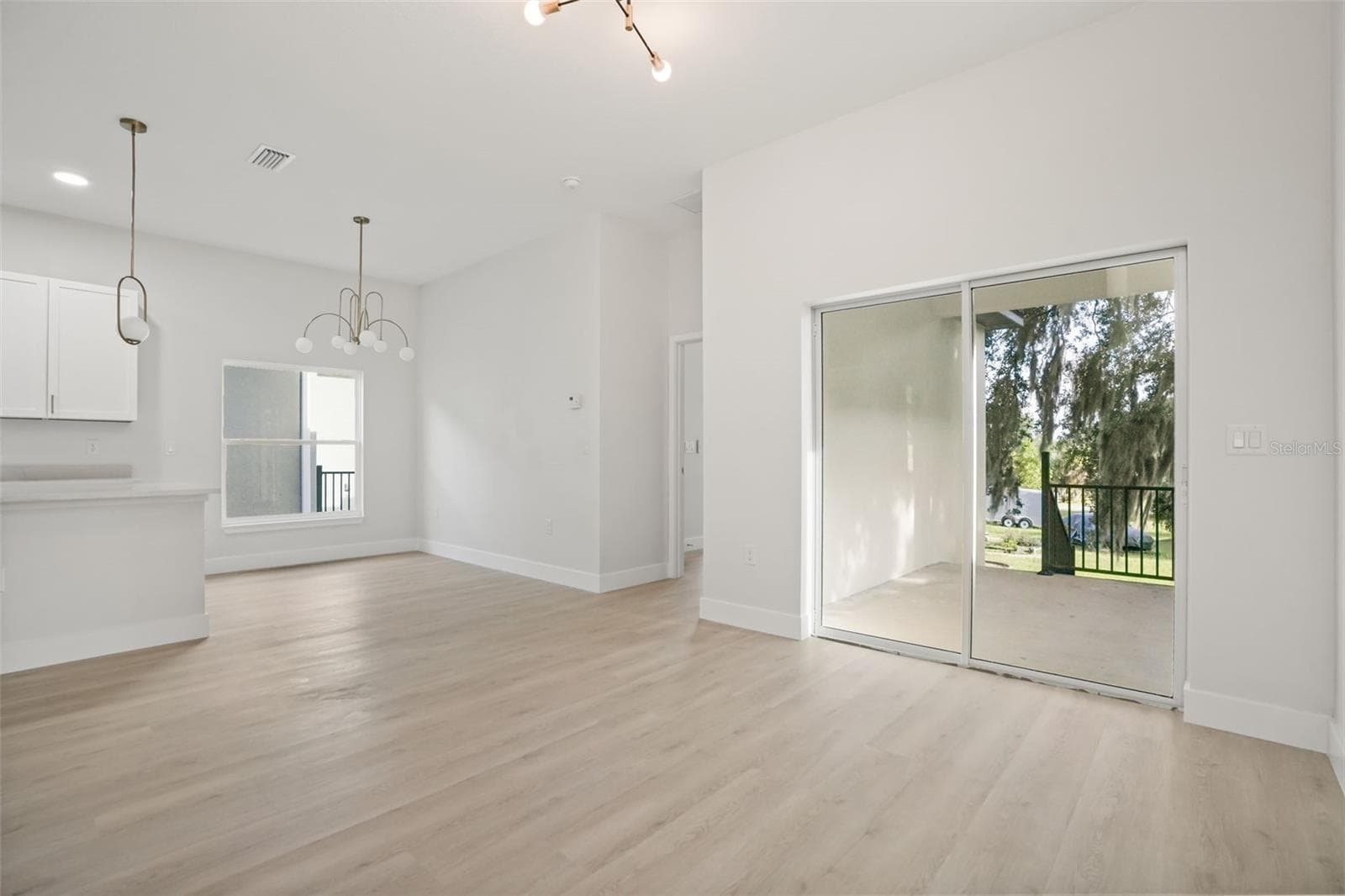 Single Family Residence at 823 E MCDONALD AVE, EUSTIS, photo 18 of 37